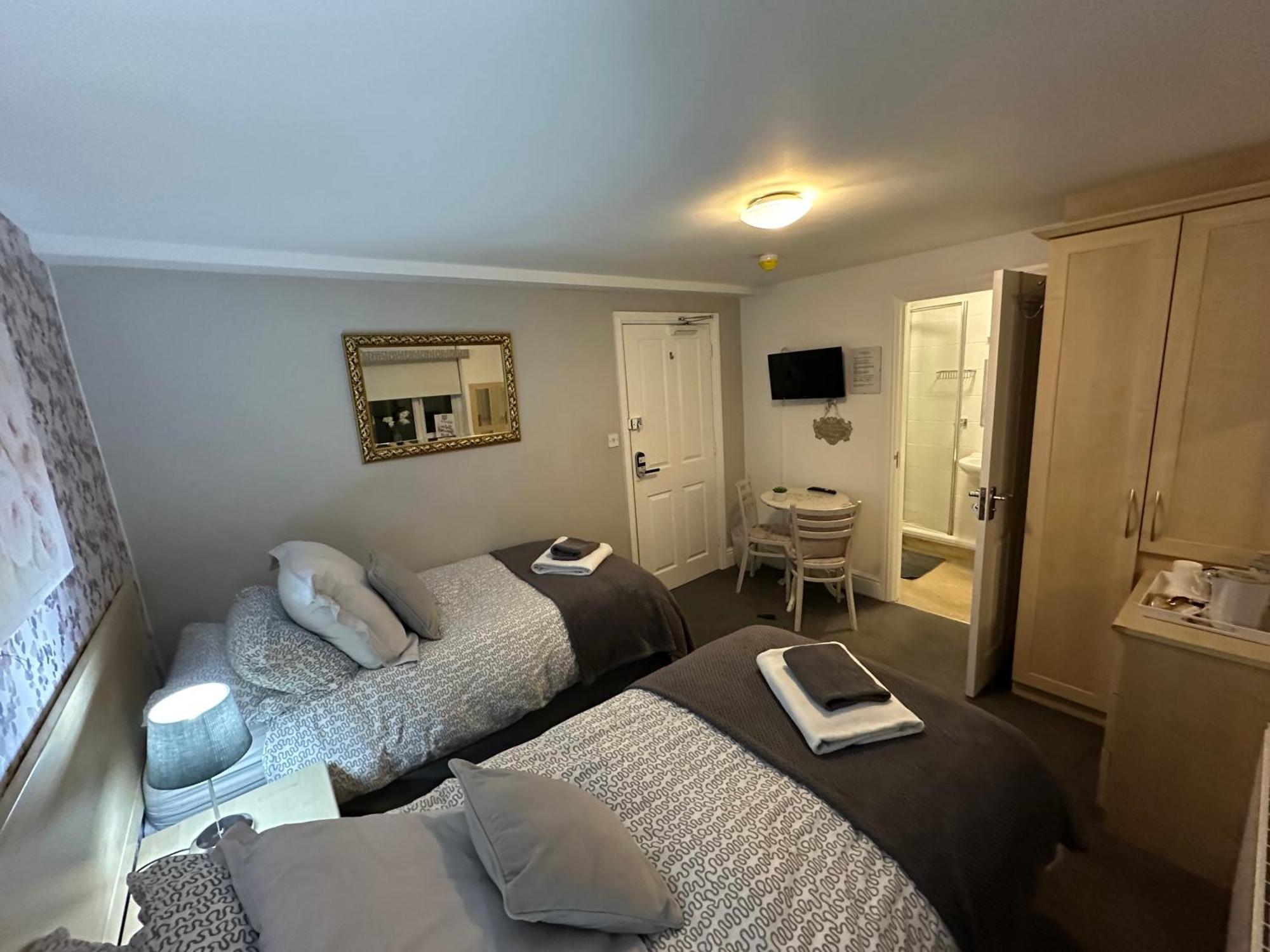 Station Approach B&B Boutique Stays Солихъл Екстериор снимка