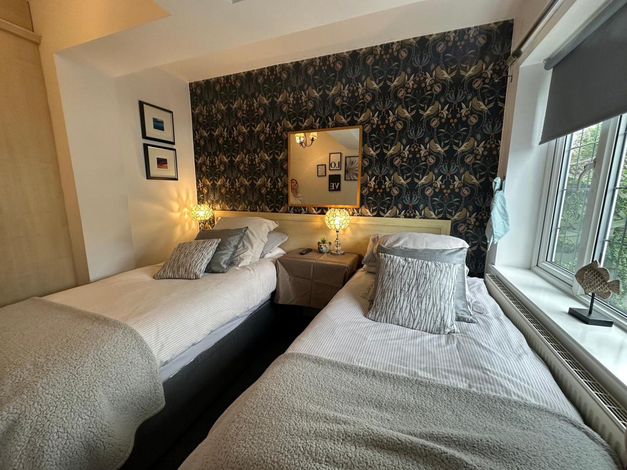 Station Approach B&B Boutique Stays Солихъл Екстериор снимка
