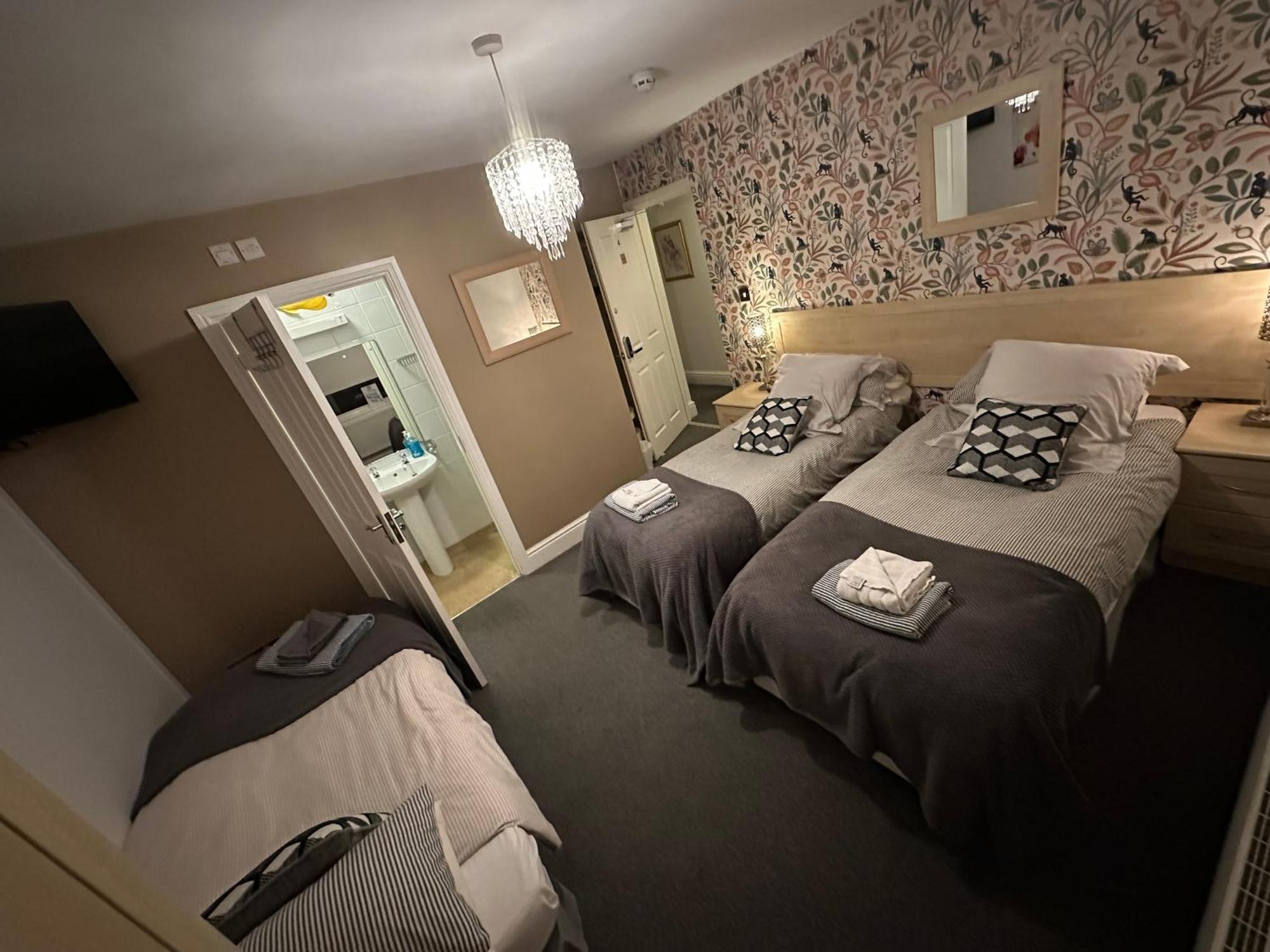Station Approach B&B Boutique Stays Солихъл Екстериор снимка