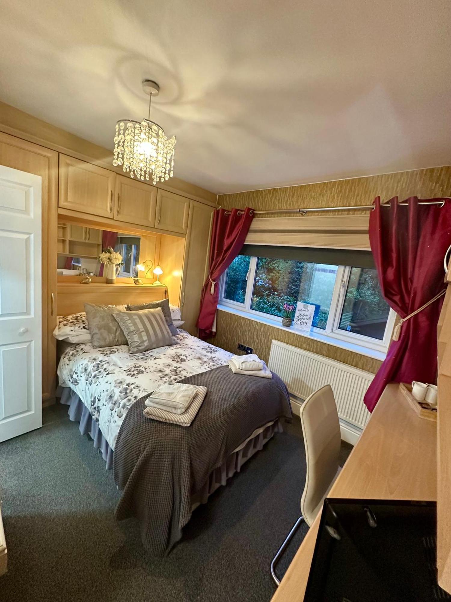 Station Approach B&B Boutique Stays Солихъл Екстериор снимка