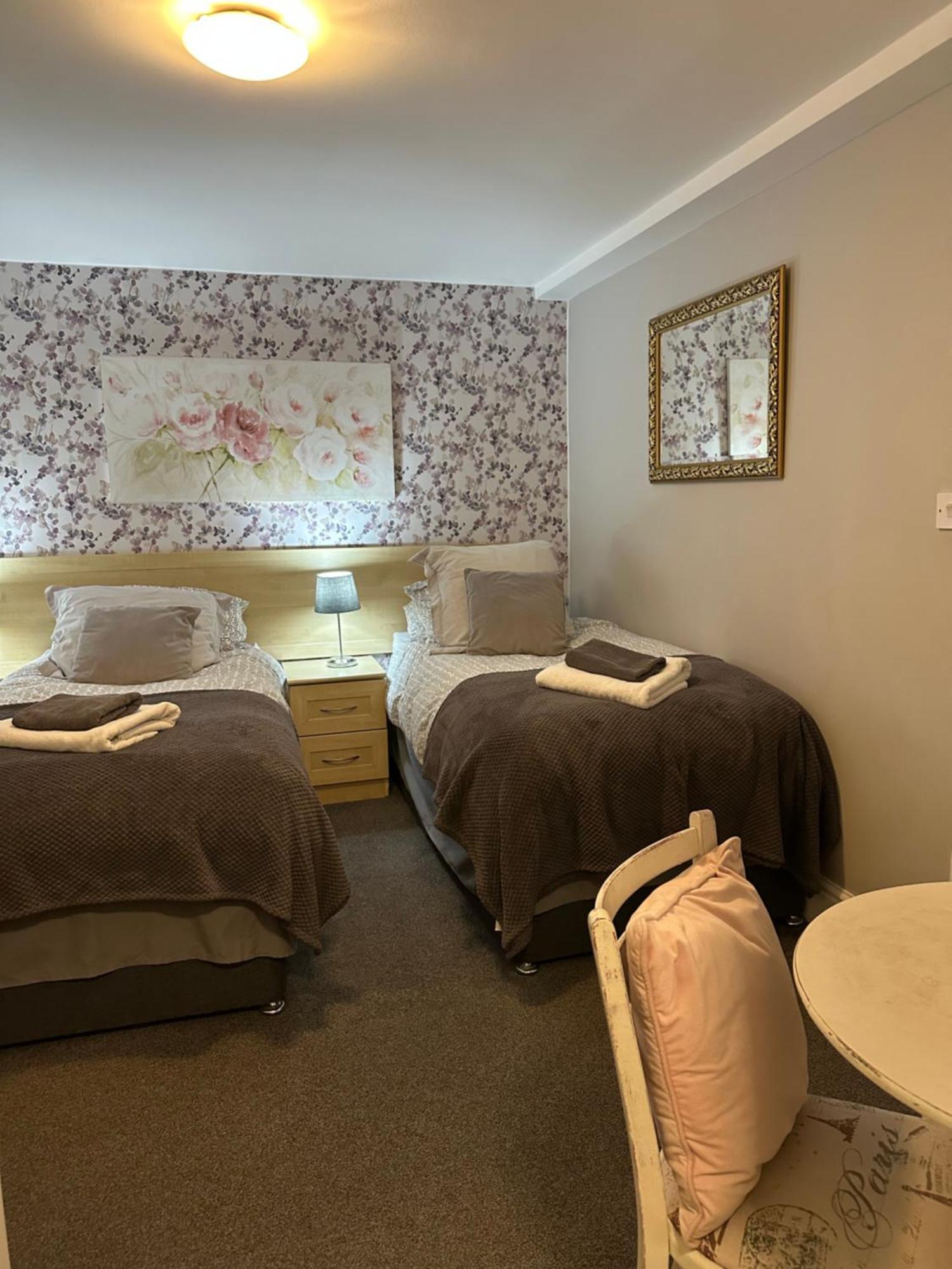 Station Approach B&B Boutique Stays Солихъл Екстериор снимка