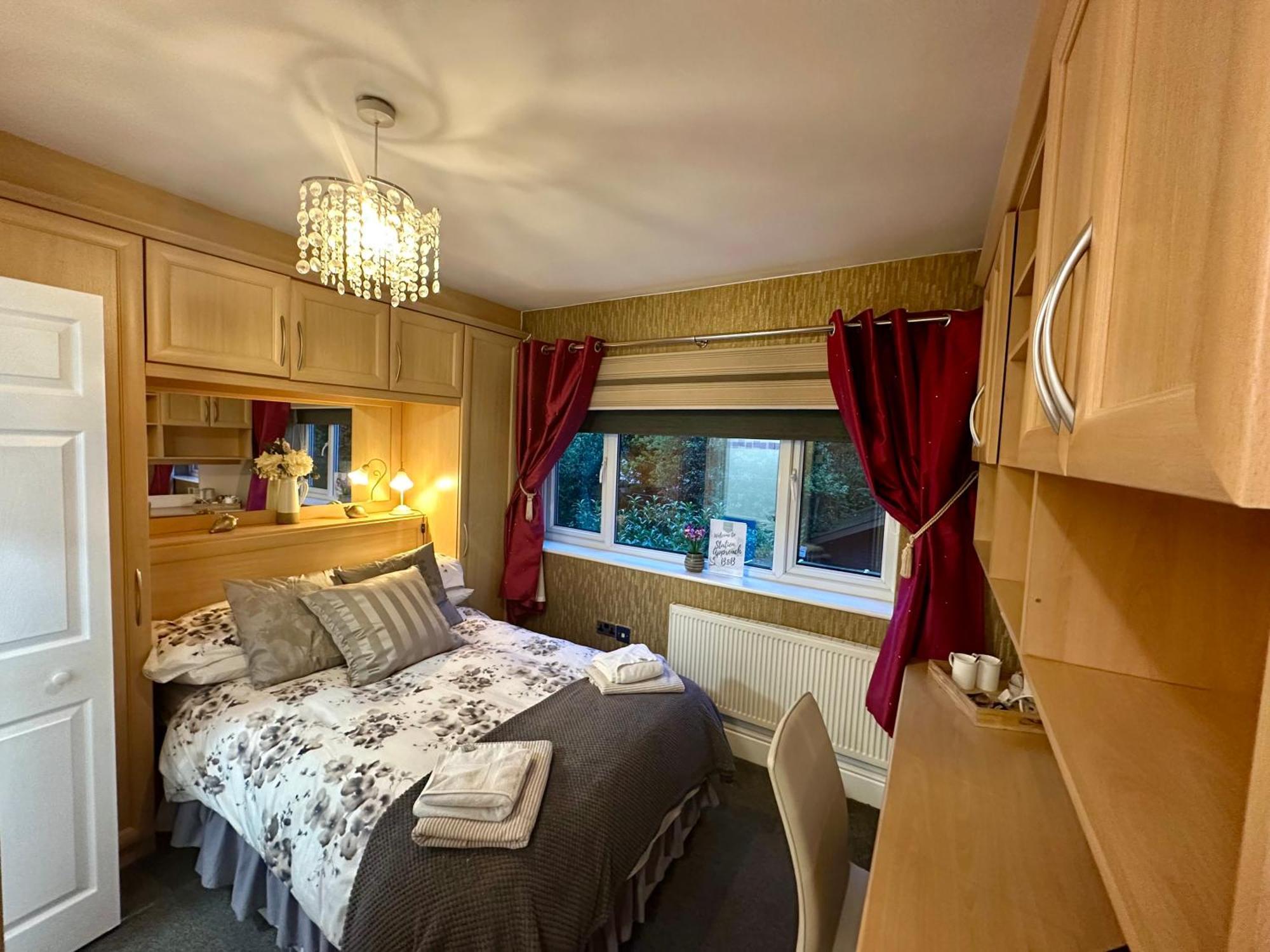 Station Approach B&B Boutique Stays Солихъл Екстериор снимка