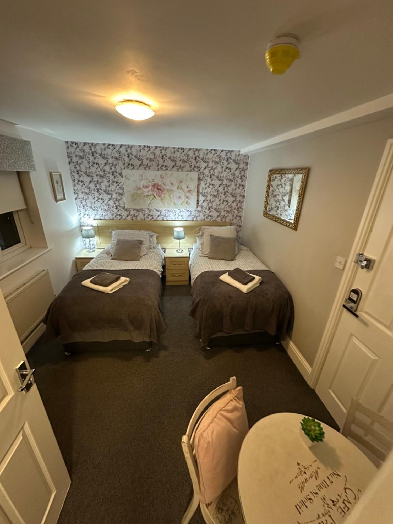 Station Approach B&B Boutique Stays Солихъл Екстериор снимка