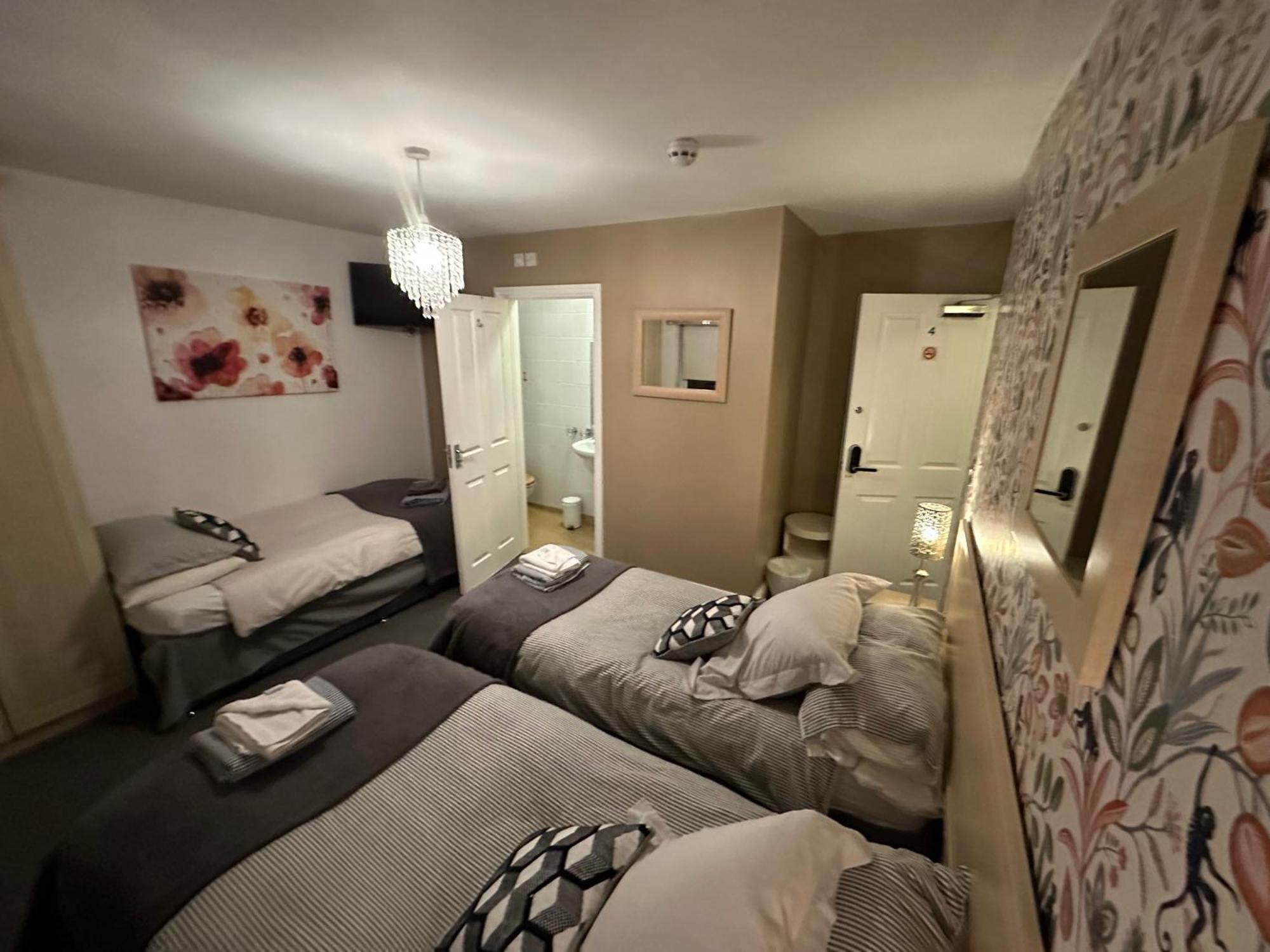 Station Approach B&B Boutique Stays Солихъл Екстериор снимка