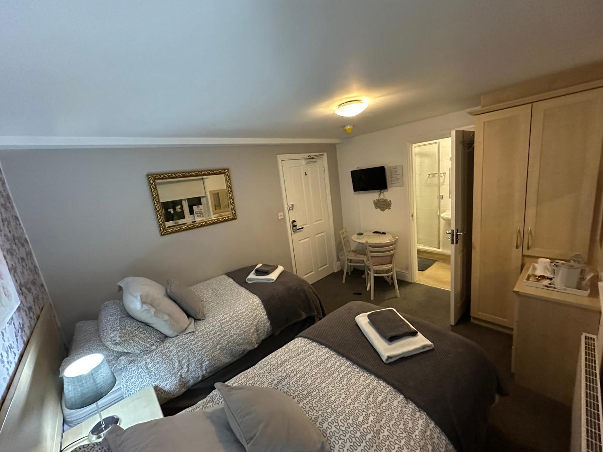 Station Approach B&B Boutique Stays Солихъл Екстериор снимка