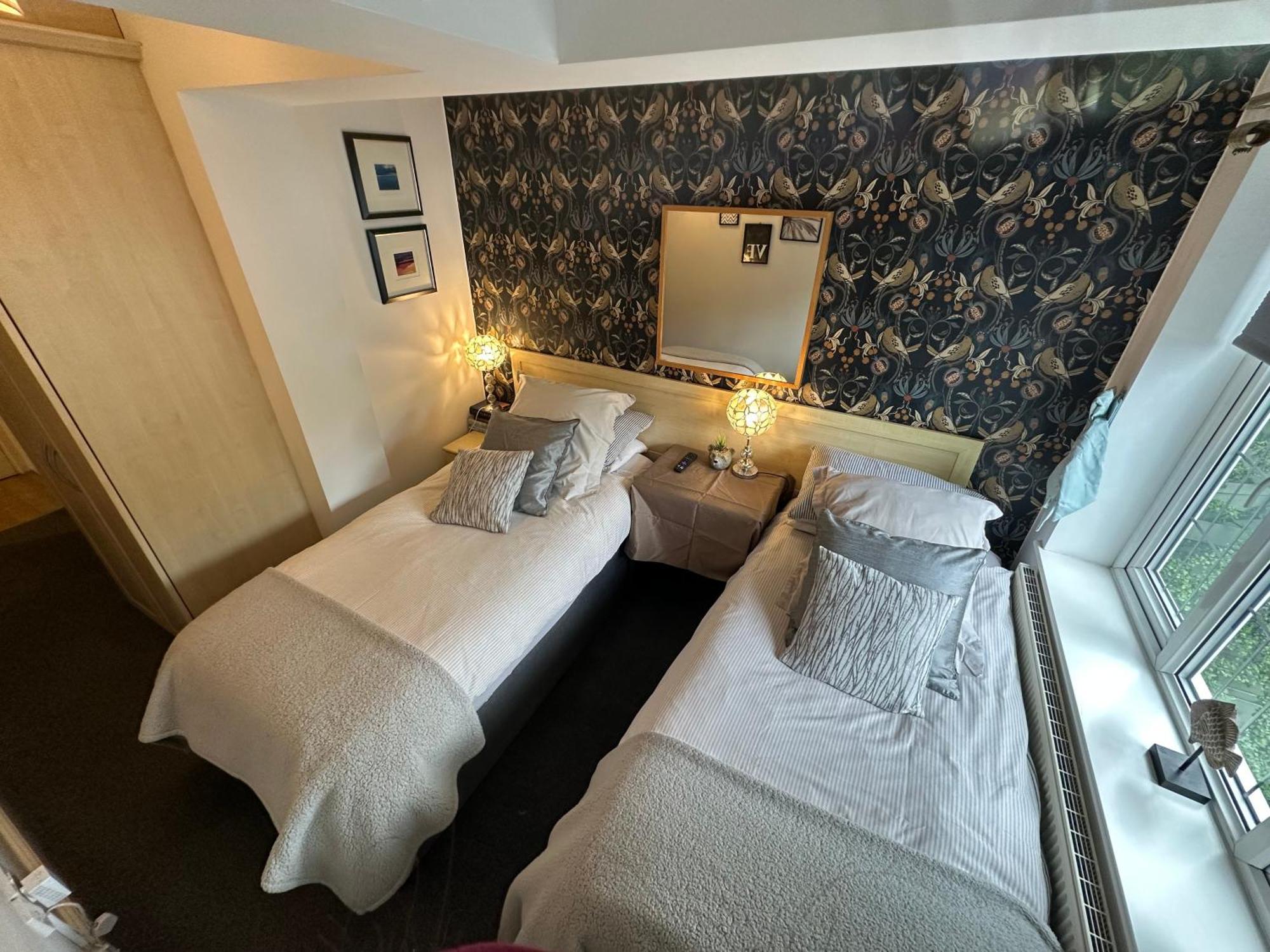 Station Approach B&B Boutique Stays Солихъл Екстериор снимка